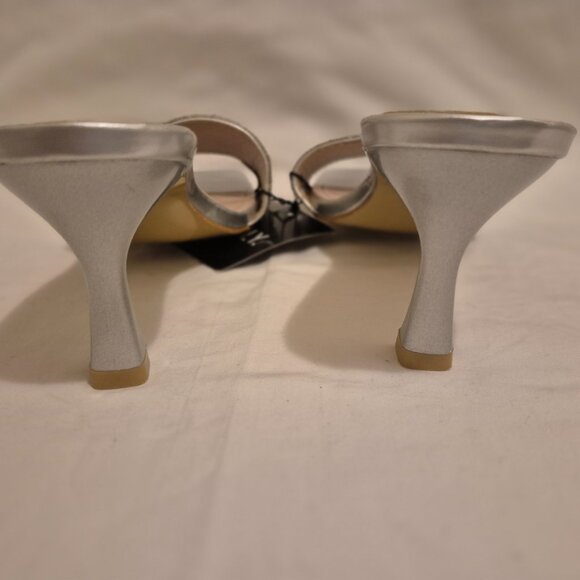 NWT Women's A.S.N.Y. Slip-On Silver & Rhinestone Heels Sandals - Picture 3 of 3